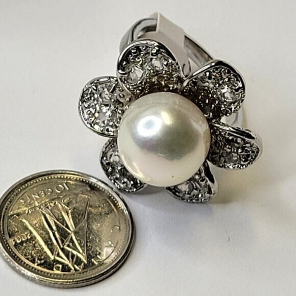 Genuine White Pearl and Swaroski Flower Ring Size 5.5 - Picture 7 of 7
